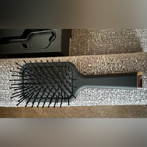 EUC ghd Unplugged On The Go Cordless Styler Gift Set - Picture 11 of 16